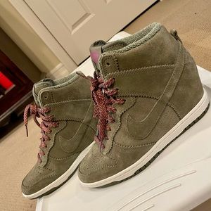 Nike Sky high dunk Khaki green Sz 7 wedge sneaker